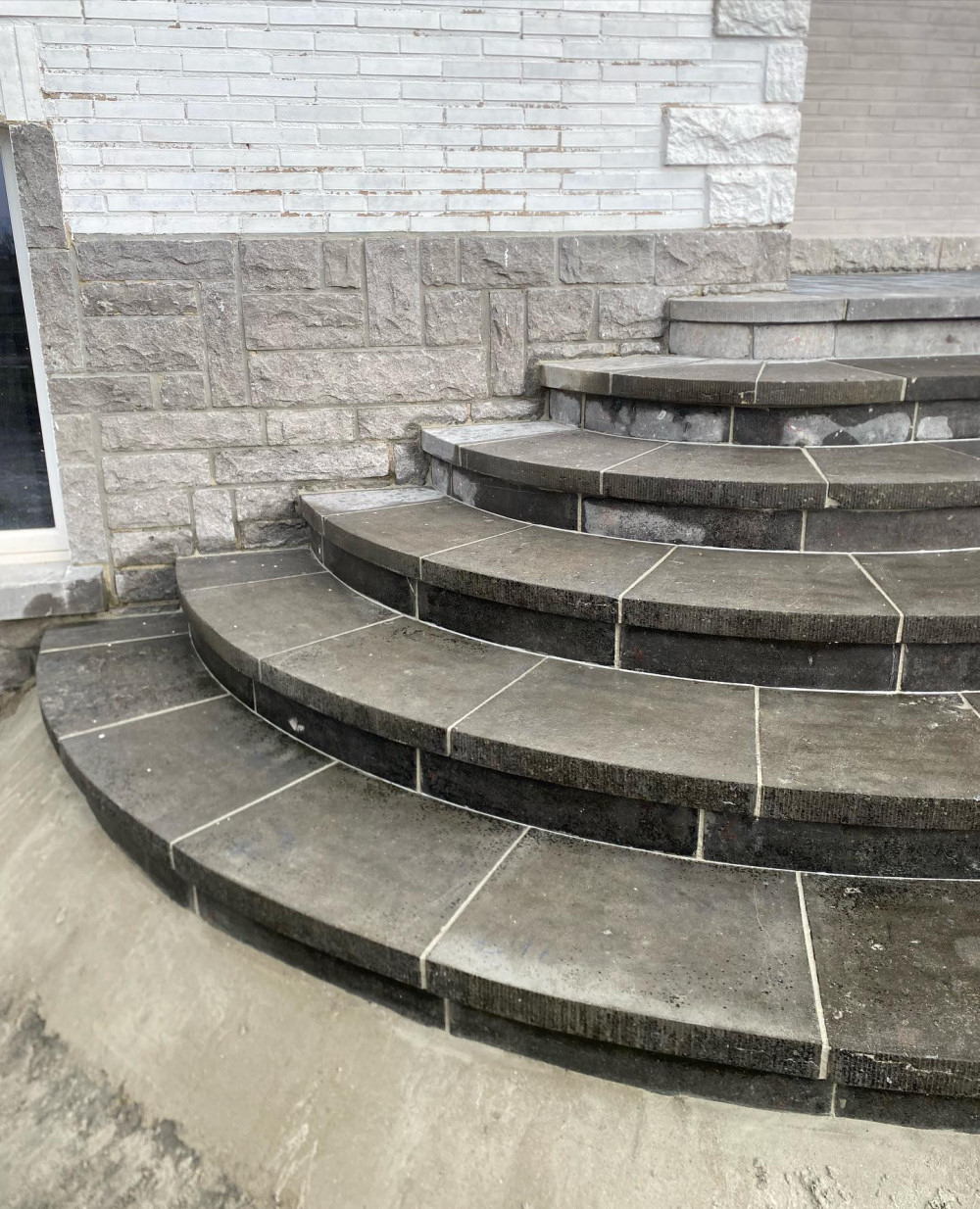 Tuintrap in authentieke materialen